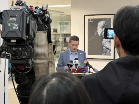 Rep. Min at Press Conference